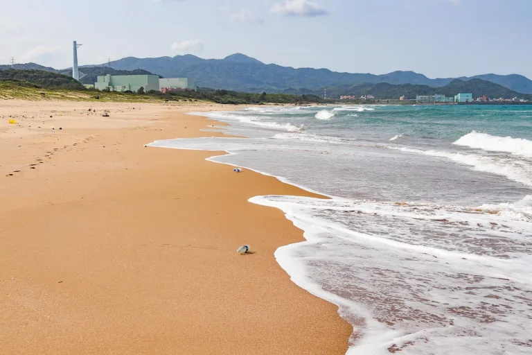 Longmen Beach 龍門沙灘