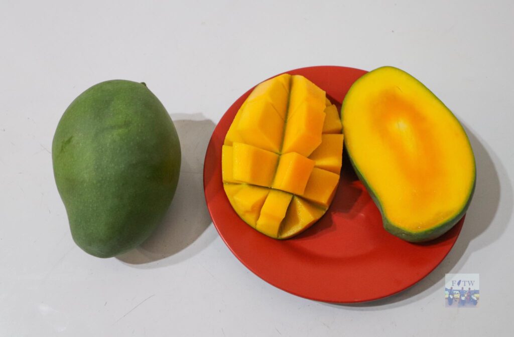 Heixiang Mango (黑箱芒果, Hēi xiāng máng guǒ)