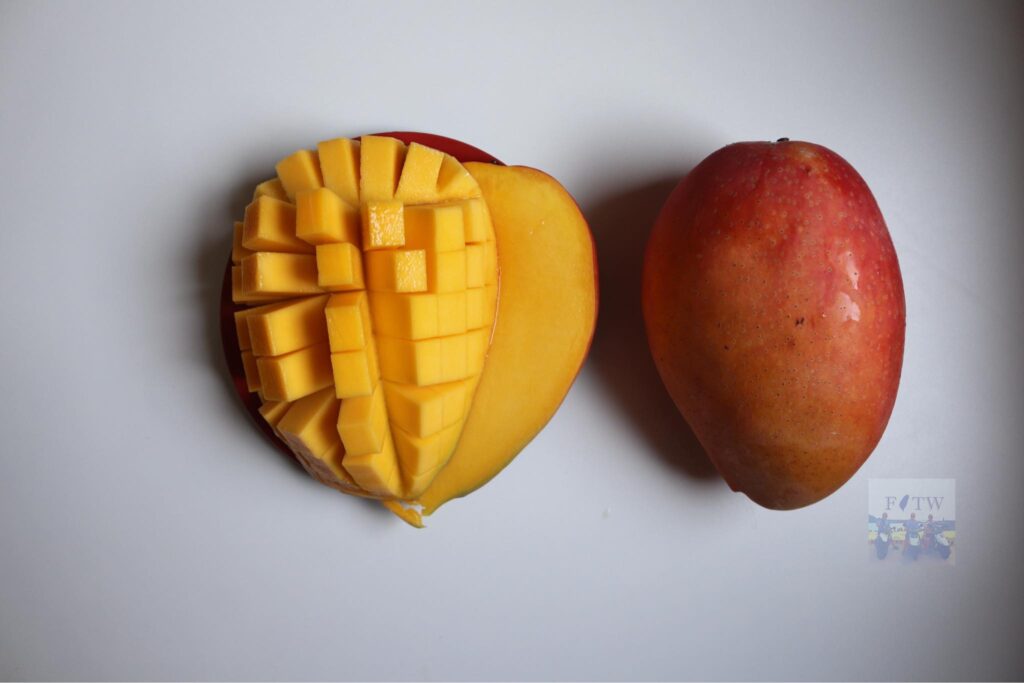 Yuwen Mango (玉文芒果, Yù wén máng guǒ)