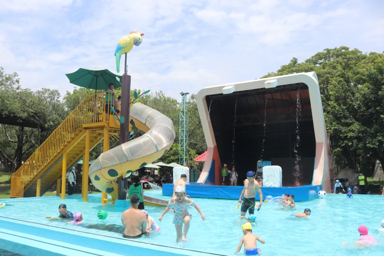 Wanpi World 頑皮世界, Tainan’s Largest Zoo / Water Park / Amusement Park